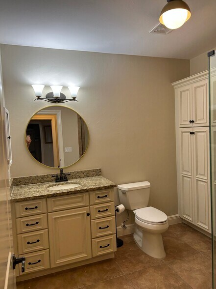 Building Photo - 4412 Vanda Dr