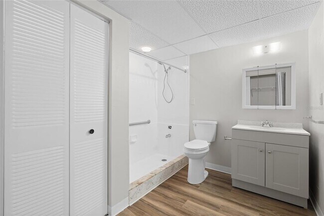 Building Photo - 411 1st Ave N