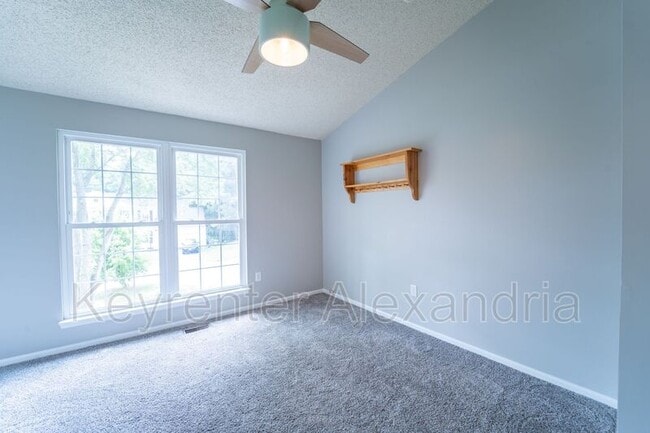 Building Photo - 13183 Oak Farm Dr