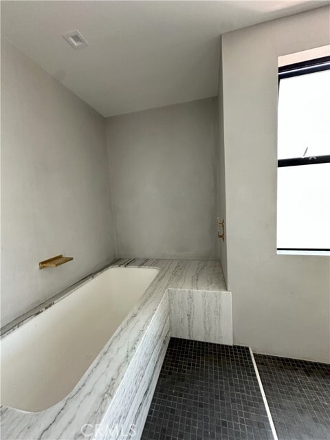 Building Photo - 230 2nd St