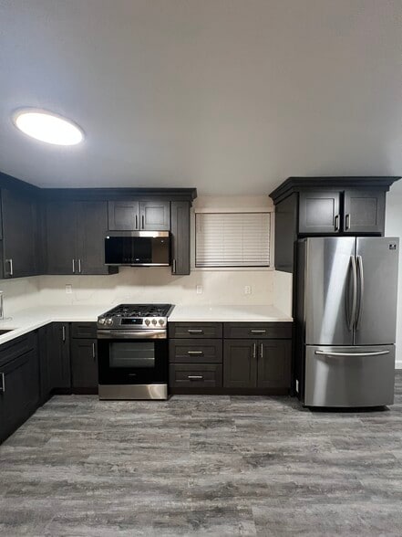 Building Photo - 1010 Chester St