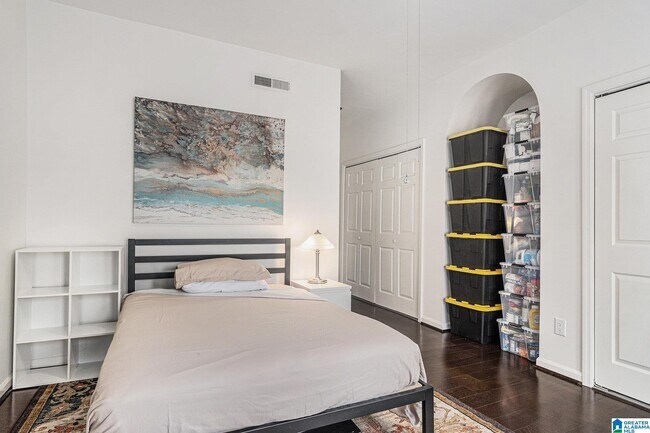 Building Photo - 5539 Hampton Heights Dr