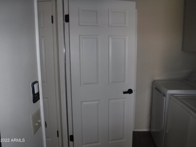 Building Photo - 11029 W Caron Dr