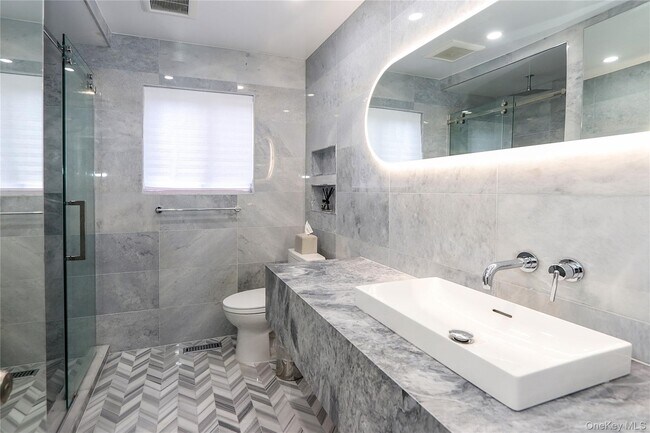 Building Photo - 35 Old Pond Rd