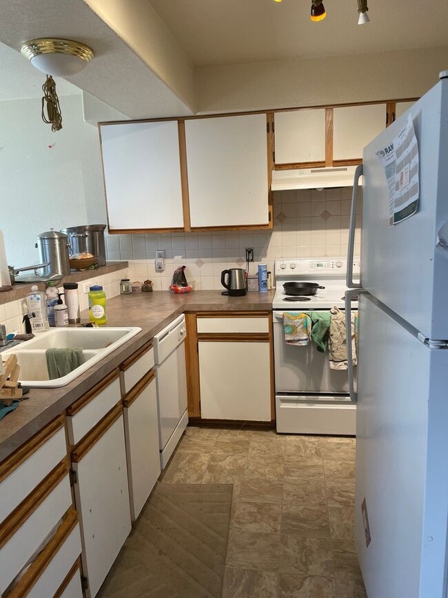Building Photo - Beautiful 3 Bed, 3 1/2 Bath Townhome in Northwest Fort Collins!
