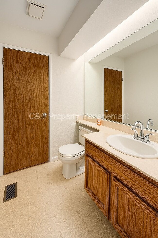 Building Photo - 960 Buckskin Terrace