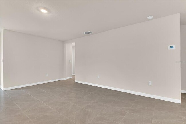 Building Photo - 2872 NE 21st Ct Rd