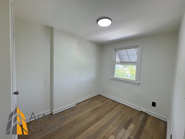 Building Photo - Cozy 2-Bedroom Home with Modern Updates & ...