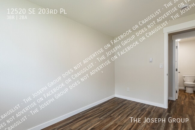 Building Photo - 12520 SE 203 Pl