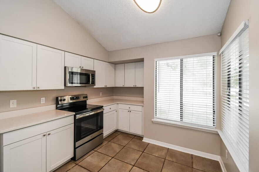 Building Photo - 4176 Rollingwood Ct