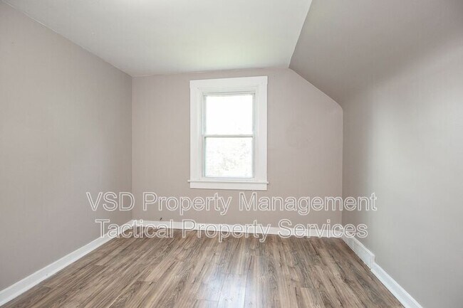 Building Photo - 3408 E 140th St