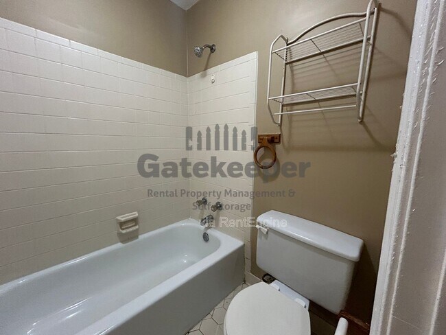 Building Photo - 101 Autumn Leaf