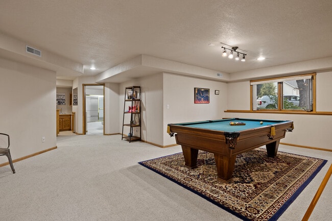 Building Photo - 23679 Dogleg Dr