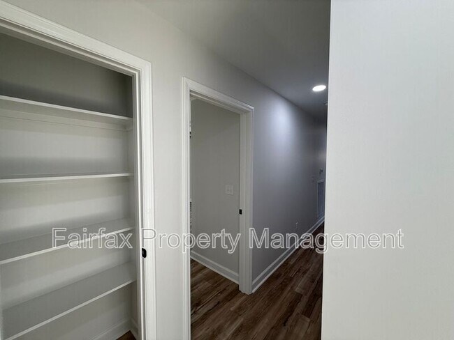 Building Photo - 312 Price Ave