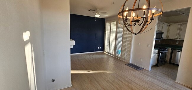 Building Photo - 2bed - 2bath Upper unit in Rancho SD