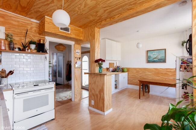 Building Photo - 4837 W Irving Park Rd