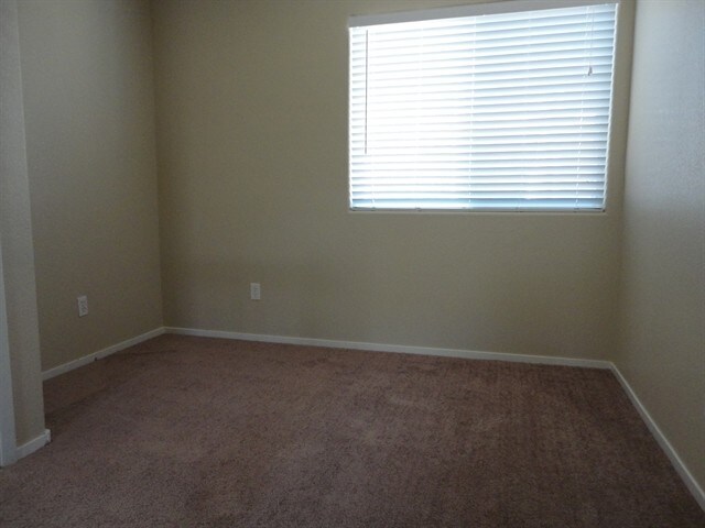 Building Photo - 6215 Van Eps Ct