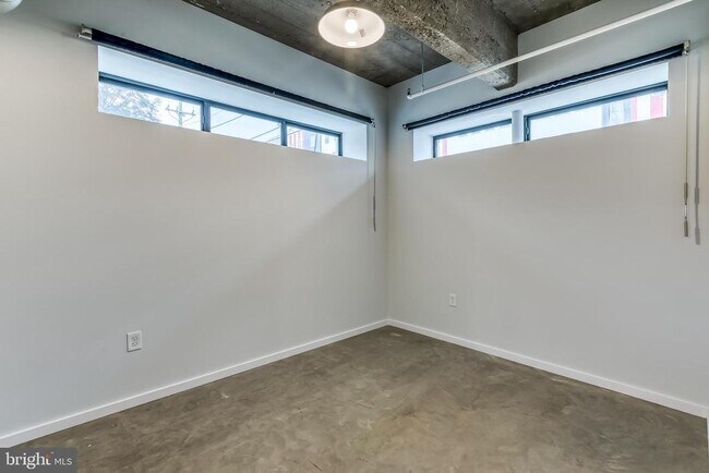 Building Photo - 4800 Brown St
