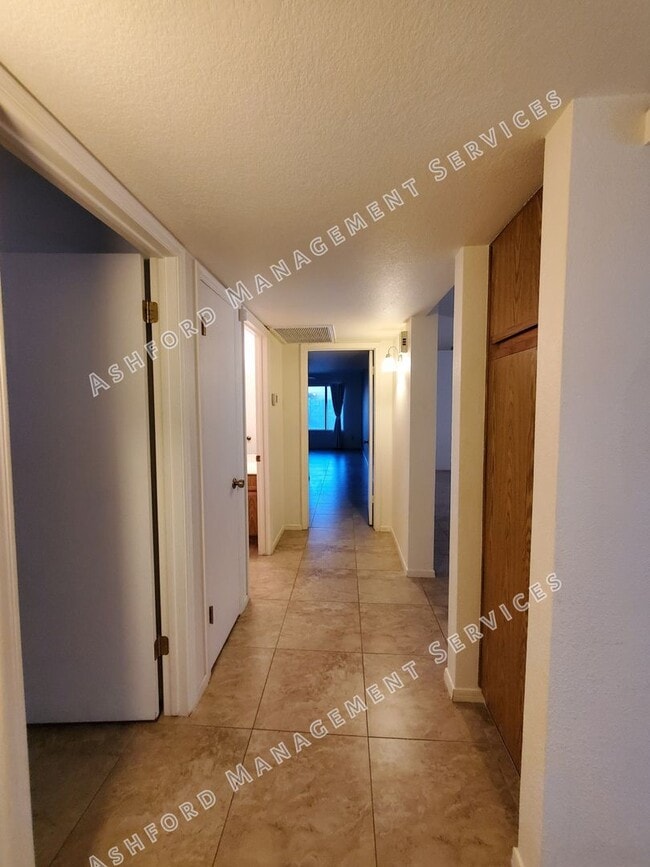 Building Photo - 3 BEDROOM ON CULDESAC IN CHANDLER