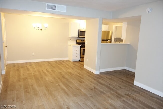Building Photo - 7885 W Flamingo Rd