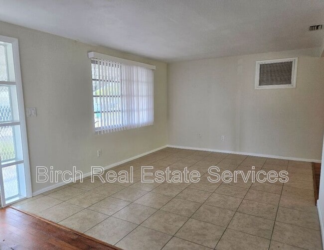 Building Photo - 2552 Chancery Dr