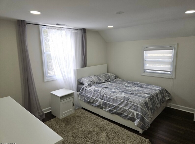 Building Photo - 183 Milltown Rd