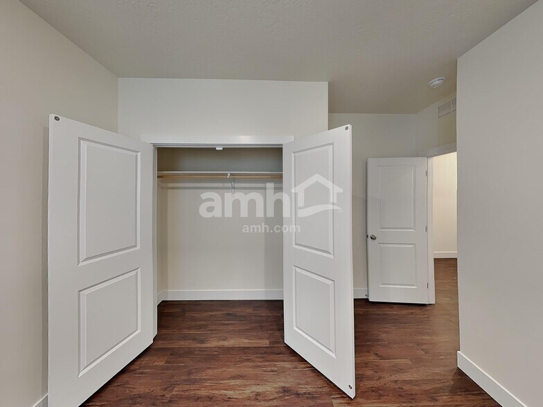 Building Photo - 3100 N Vigo Ave