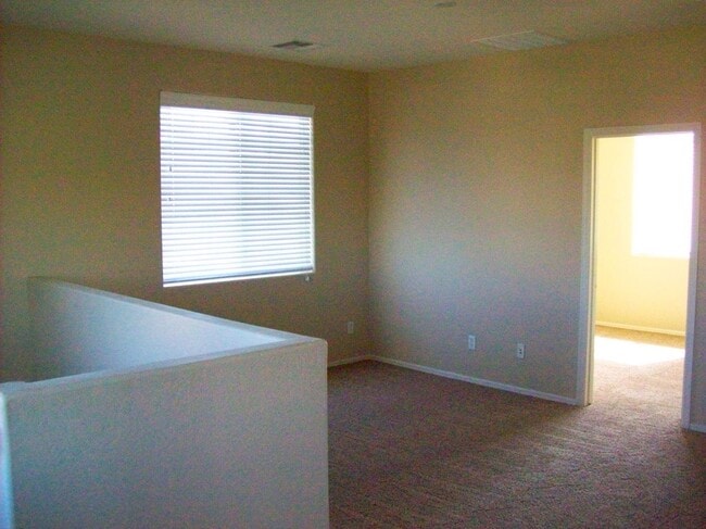 Building Photo - Spectrum At Val Vista