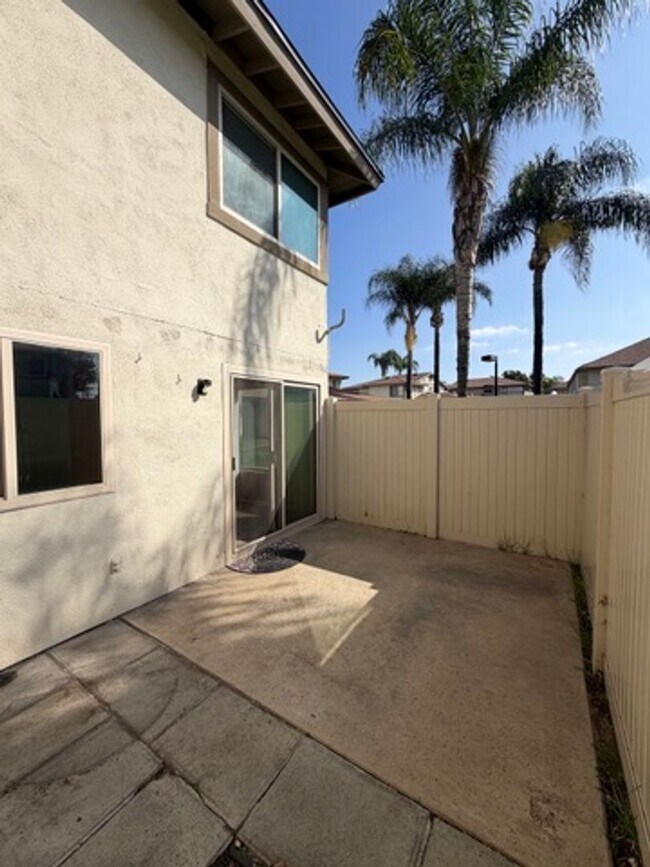 Building Photo - 941 Pinyon Ct