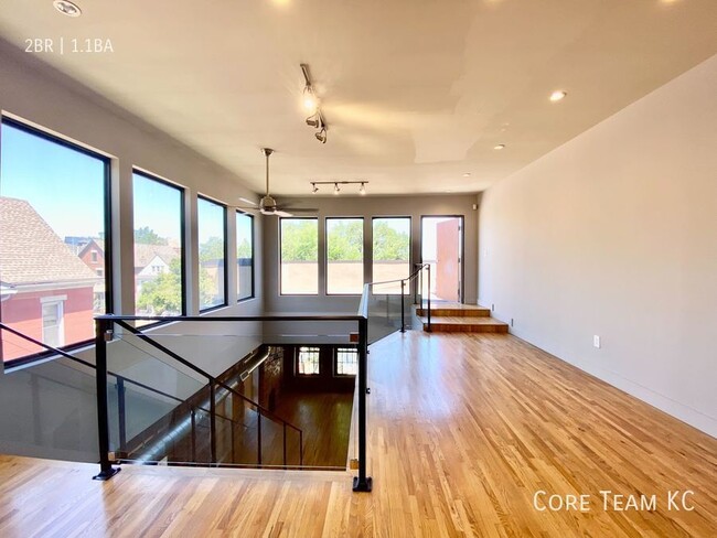 Building Photo - Stunning 2,000 sqft Loft For Rent in the C...