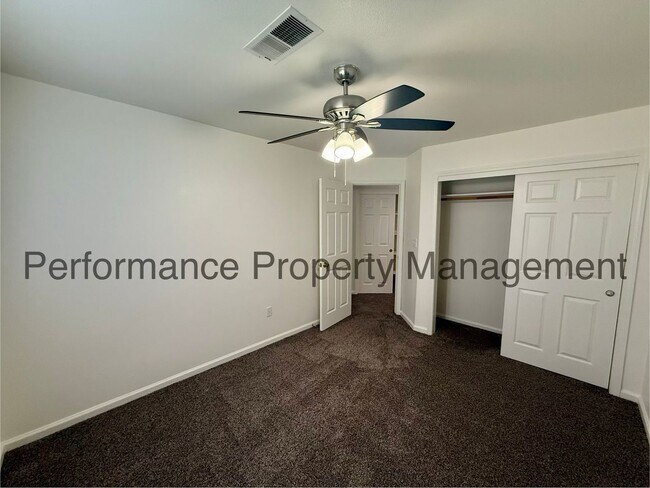 Building Photo - Stunning 5 Bed/2 Bath NW Bakersfield Home w/ $0 Deposit Option