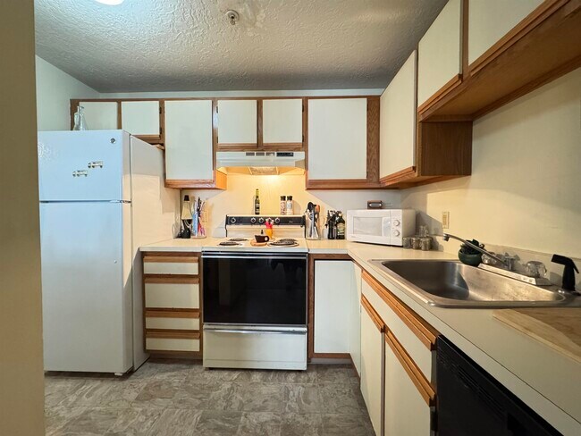 Building Photo - 19 Saco St