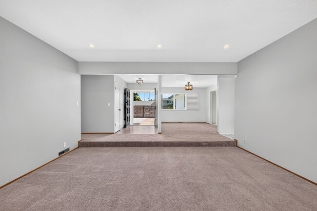 Building Photo - Beautifully Updated Single-Story 4BR Ranch with Designer Finishes & Spacious Fenced Yard!