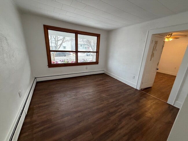 Building Photo - Single Family 3 Bedroom