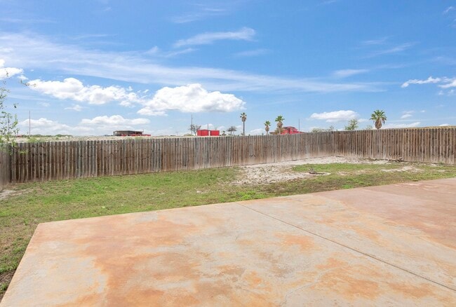 Building Photo - 271 Vista Hermosa
