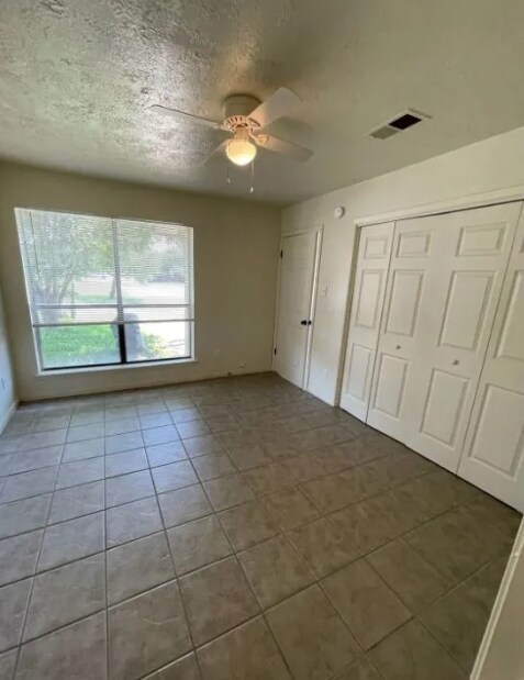 Building Photo - 2527 Cypress Dr