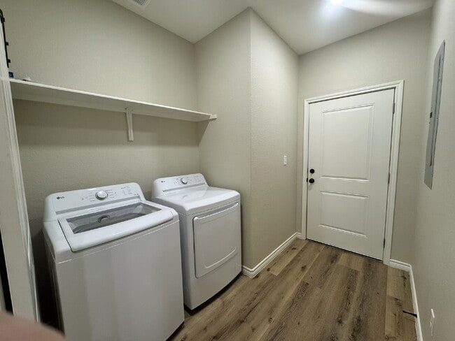 Building Photo - New 4BR/2.5BA Home – Perfect for Roommates, Walk to Campus!