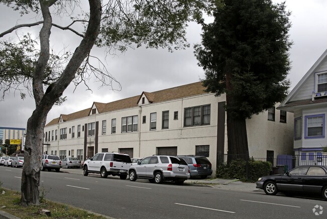 Building Photo - Bridgeway Apartments