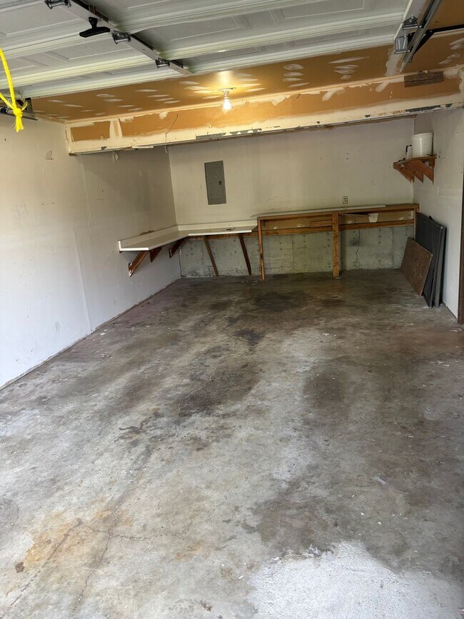 Building Photo - 1071