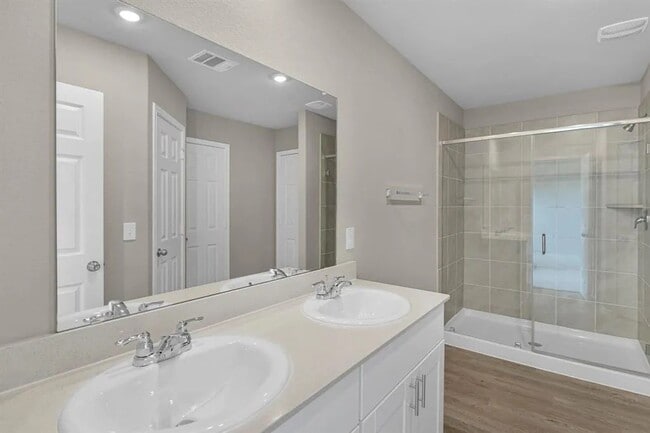 Building Photo - 8213 Red Spruce St