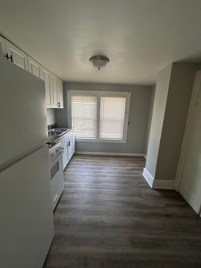 Building Photo - 4030 Taylor Blvd