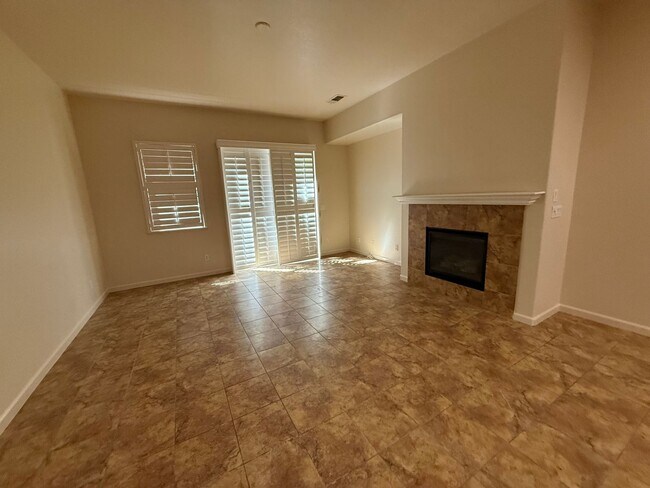 Building Photo - 1487 Highland Dr