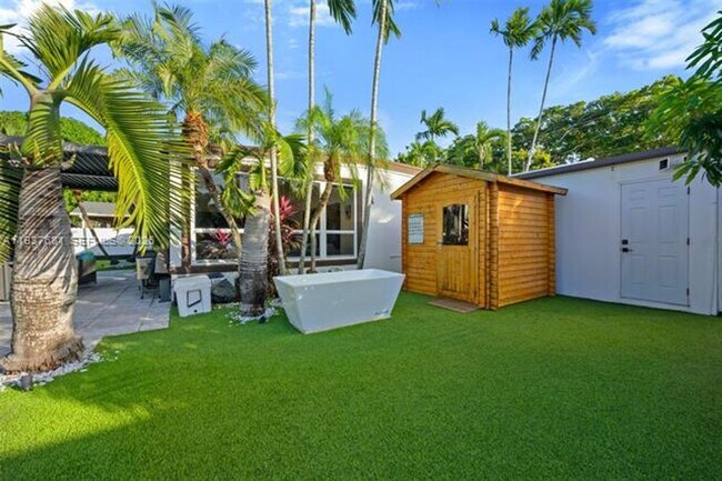 Building Photo - 1935 Keystone Blvd