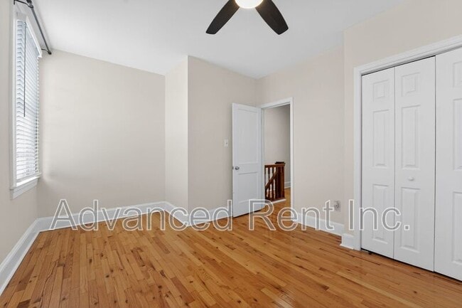 Building Photo - 611 Grundy St