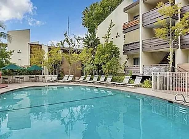 Building Photo - 1625 Hotel Cir S