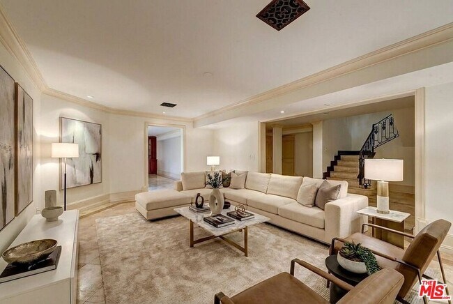 Building Photo - 209 S Anita Ave