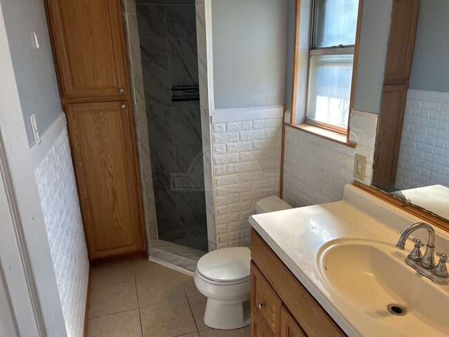 Building Photo - **2 weeks Free Rent***2310 Zinnia Court, K...