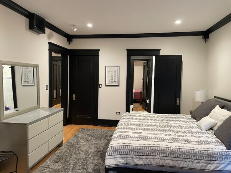 Building Photo - 1126 W Morse Ave