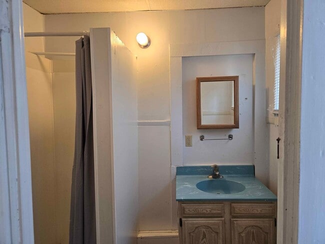 Building Photo - 2123 4th St