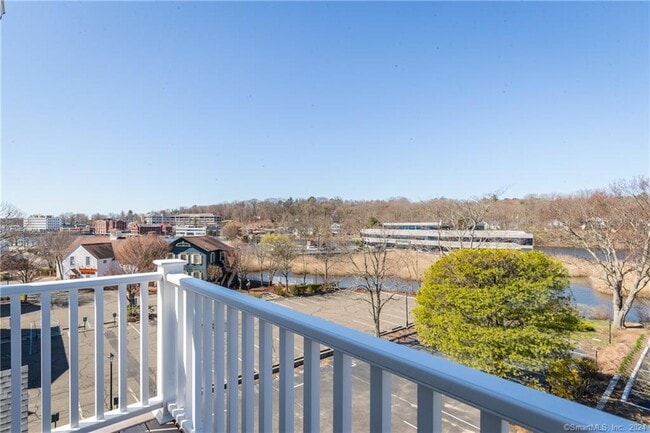 Building Photo - 201 Main St